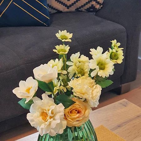 Elias Central Apartment - 2 Bedrooms & Free Parking أرادايا المظهر الخارجي الصورة