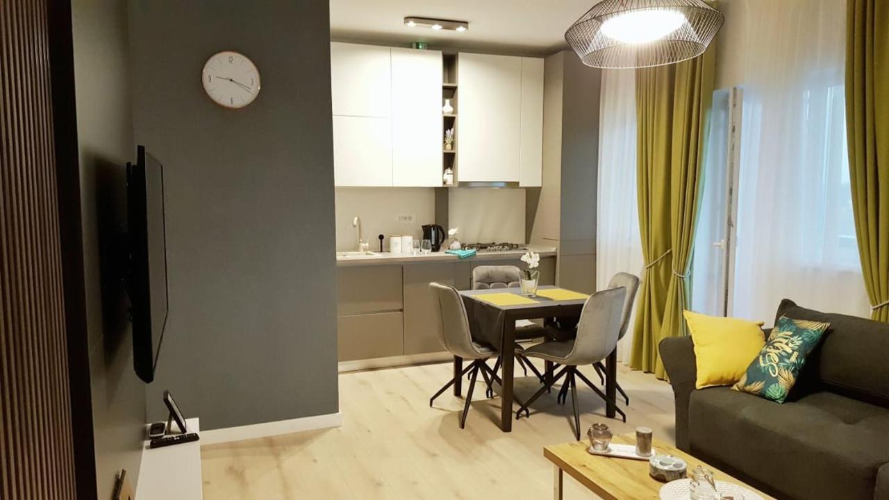 Elias Central Apartment - 2 Bedrooms & Free Parking أرادايا المظهر الخارجي الصورة