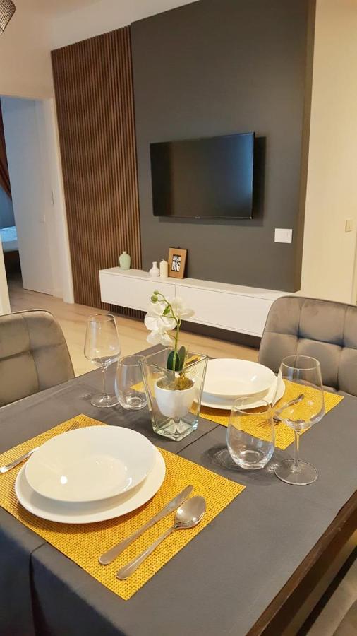 Elias Central Apartment - 2 Bedrooms & Free Parking أرادايا المظهر الخارجي الصورة