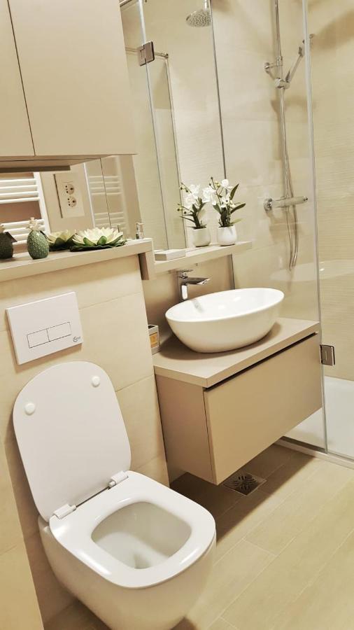 Elias Central Apartment - 2 Bedrooms & Free Parking أرادايا المظهر الخارجي الصورة