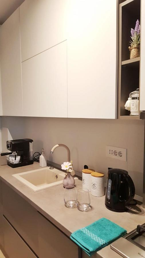 Elias Central Apartment - 2 Bedrooms & Free Parking أرادايا المظهر الخارجي الصورة