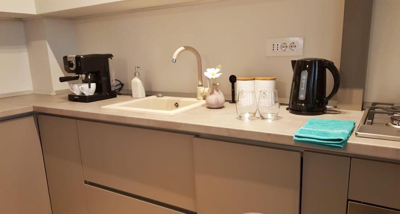 Elias Central Apartment - 2 Bedrooms & Free Parking أرادايا المظهر الخارجي الصورة