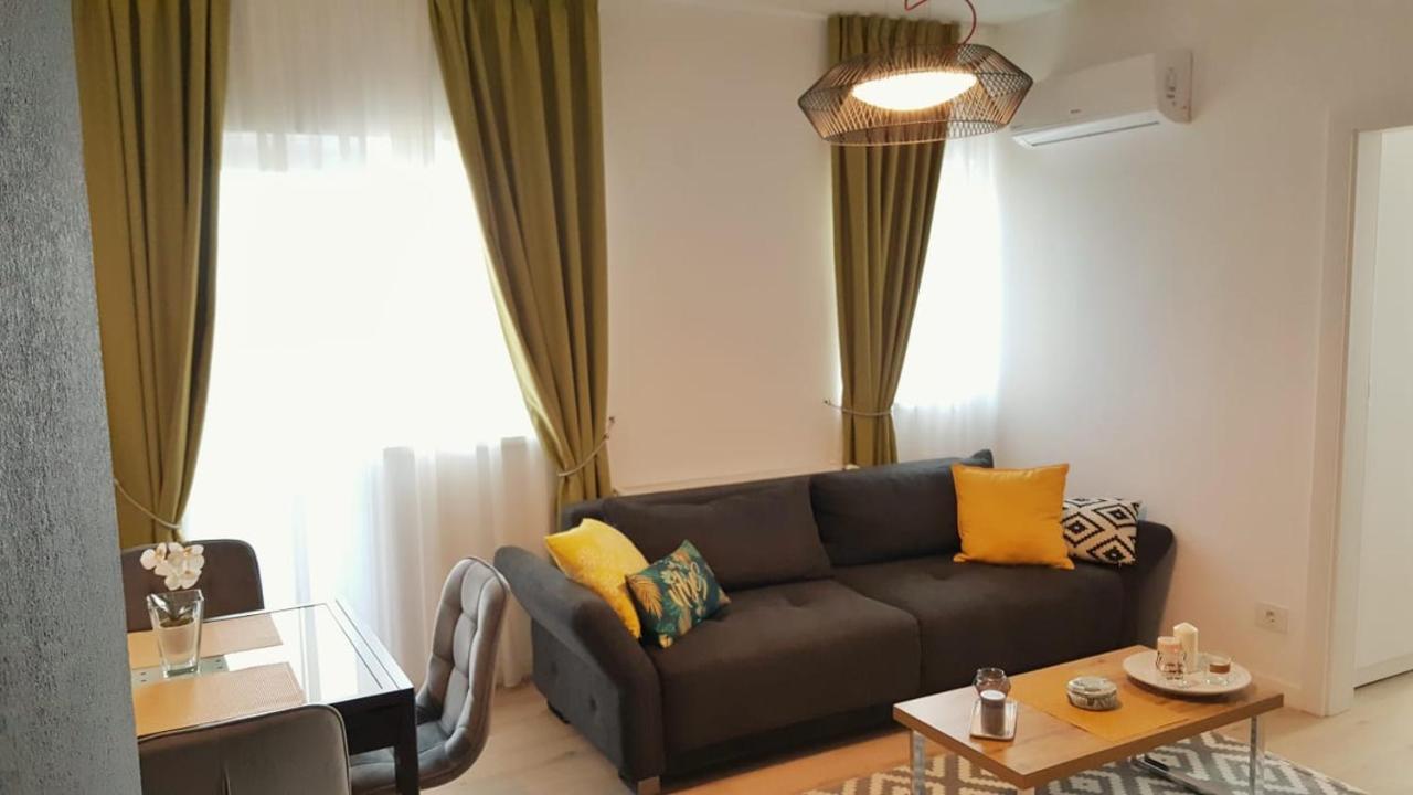Elias Central Apartment - 2 Bedrooms & Free Parking أرادايا المظهر الخارجي الصورة