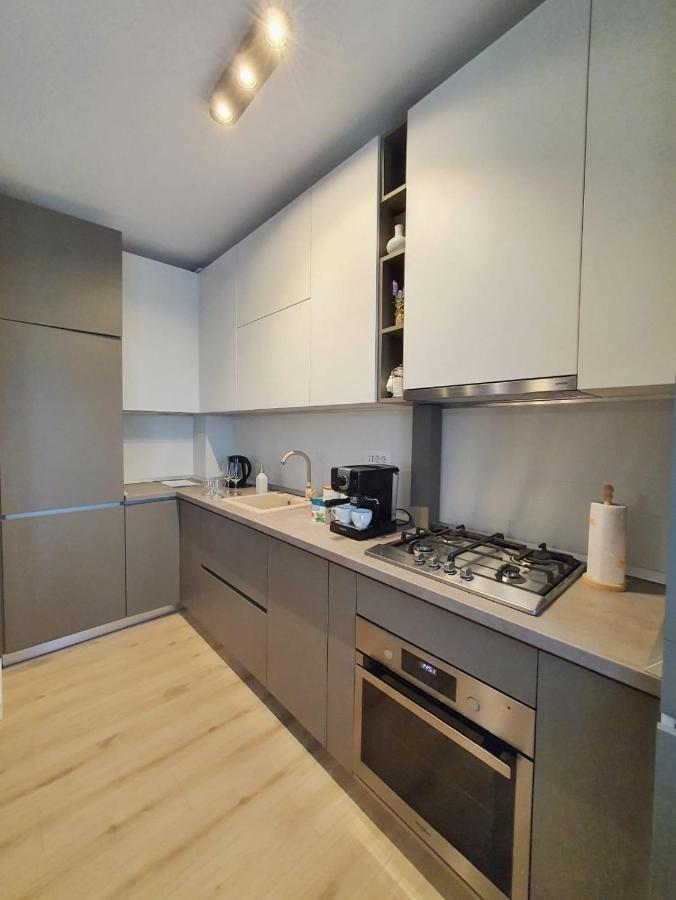Elias Central Apartment - 2 Bedrooms & Free Parking أرادايا المظهر الخارجي الصورة