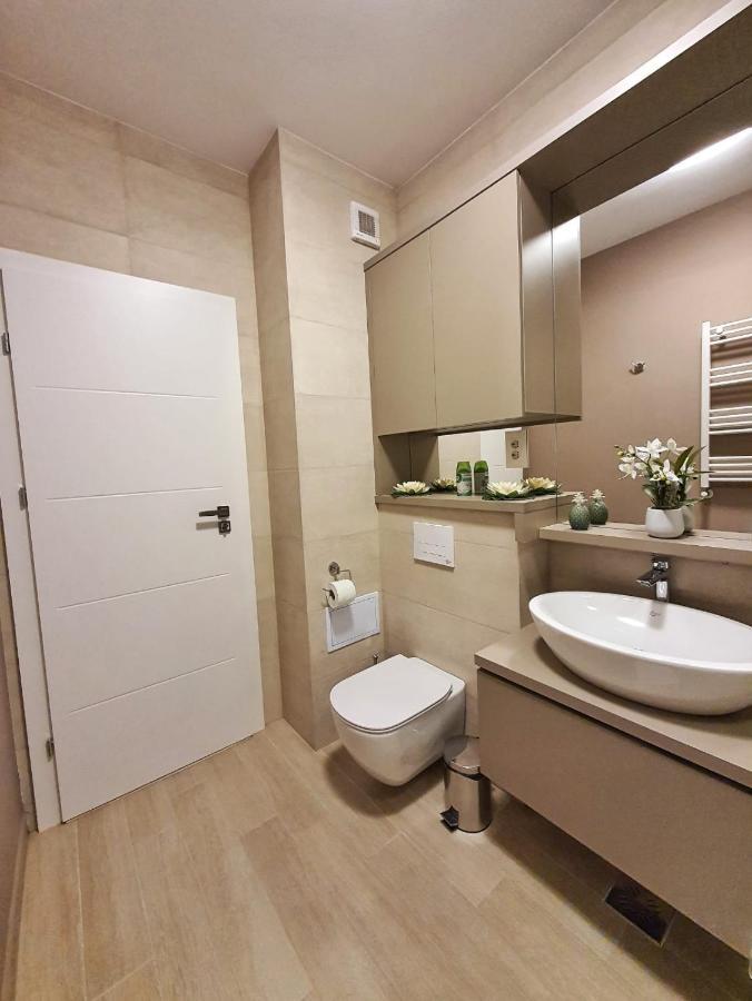 Elias Central Apartment - 2 Bedrooms & Free Parking أرادايا المظهر الخارجي الصورة